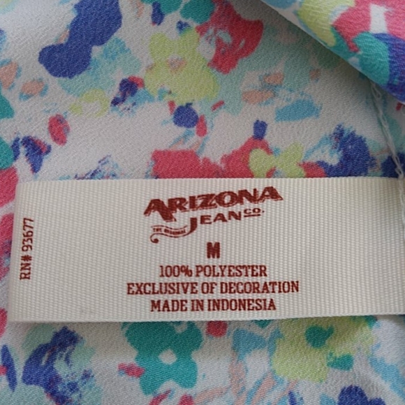 Arizona Jeans Co. Floral Crochet Tank Top - Picture 3 of 15